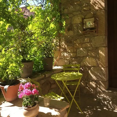 La Charmeraie Couette-café Montpeyroux (Puy-de-Dome)